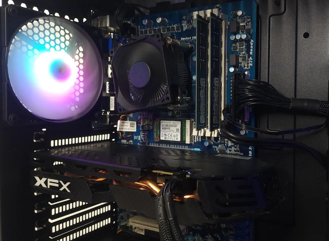 Alt view image 6 of 6 - Gaming PC i7-3770 16GB RAM 128GB SSD RX 580 8GB Windows 11 Computer