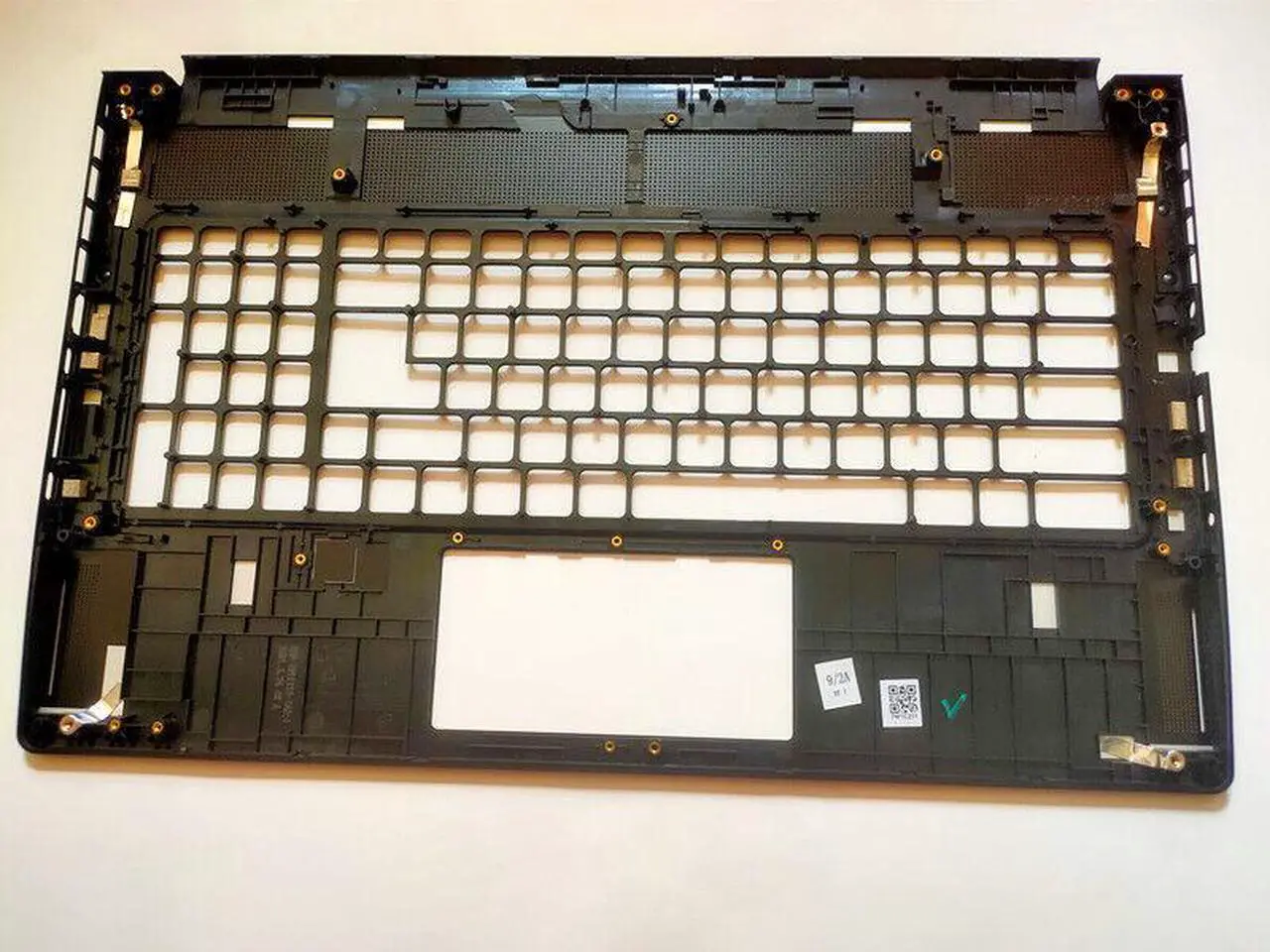 Alt view image 2 of 4 - replacement keyboard for MSI Stealth GS76 MS-17M1 C cover  bezel