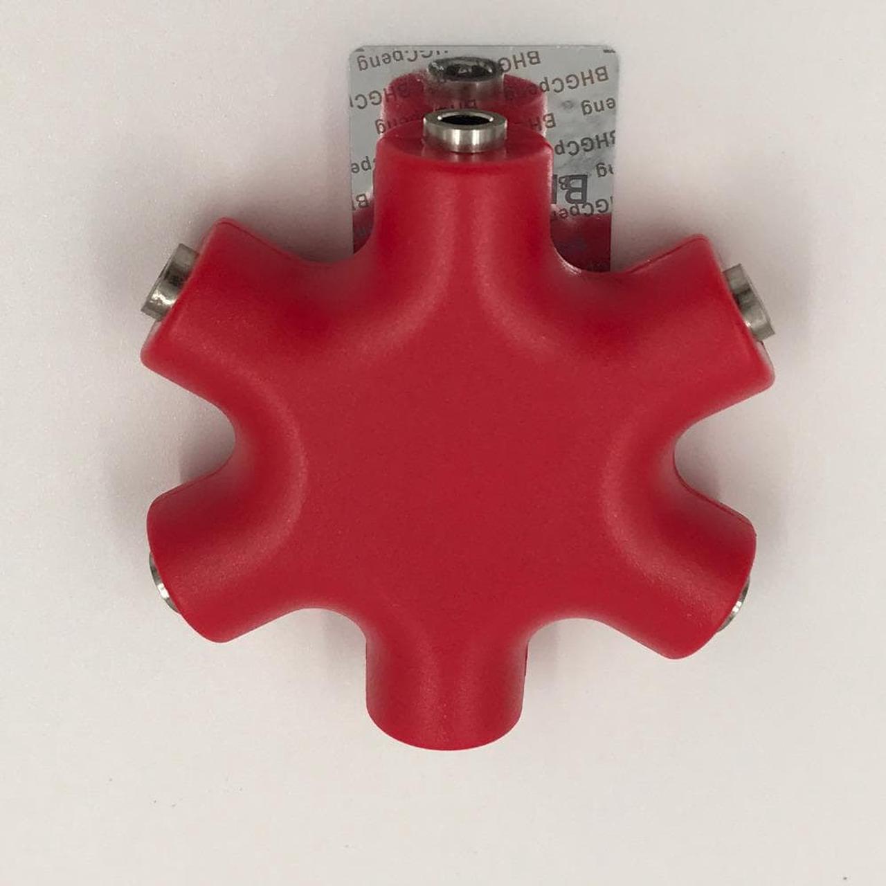 Main image of 1Pcs 3.5mm to Multi 3.5mm Splitter 6 Ports Eaphone Adapter Music Share For Phone Tablet 1Pcs