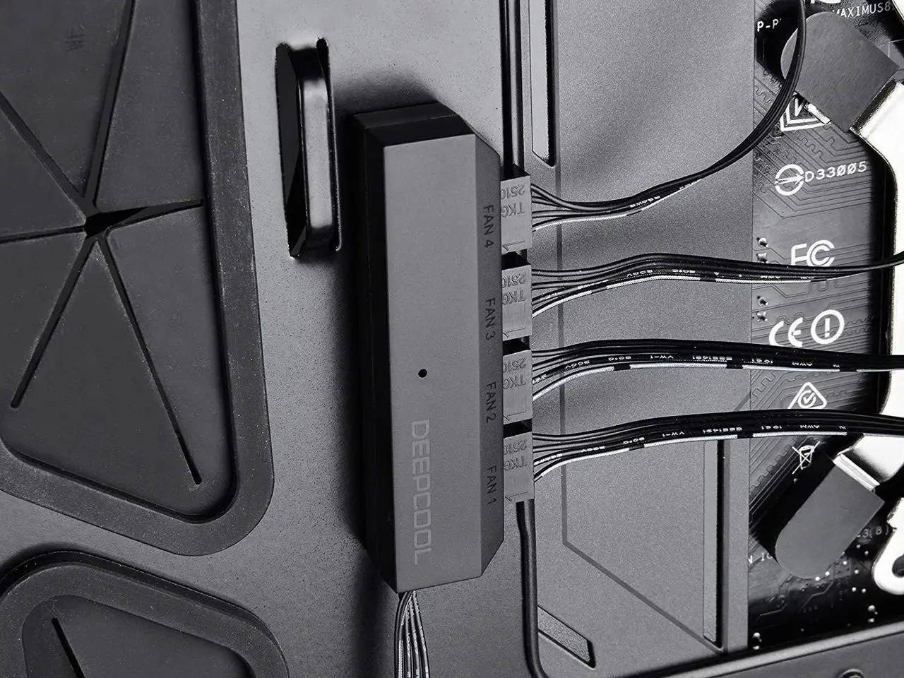 Alt view image 6 of 8 - DEEPCOOL FH-04 PWM Fan Hub, Supports up to 4 Fans (3-pin or 4-pin), Occupying only One 4-pin Motherboard Header (System Fan or CPU Fan)
