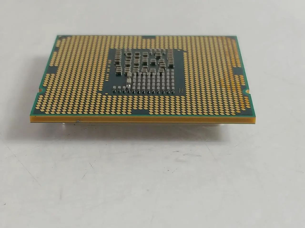 Alt view image 4 of 6 - Intel Core i3 i3-550 3.2GHz 2.5 GT/s LGA 1156/Socket H  SLBUD