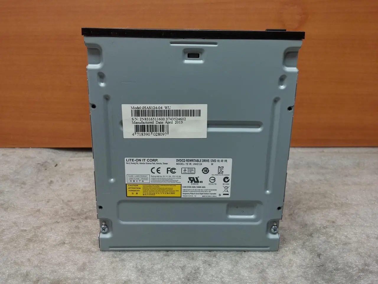 Alt view image 2 of 4 - Liteon iHAS124 24x Multi-Recorder DVD RW (R DL)/CD-RW SATA Desktop Drive
