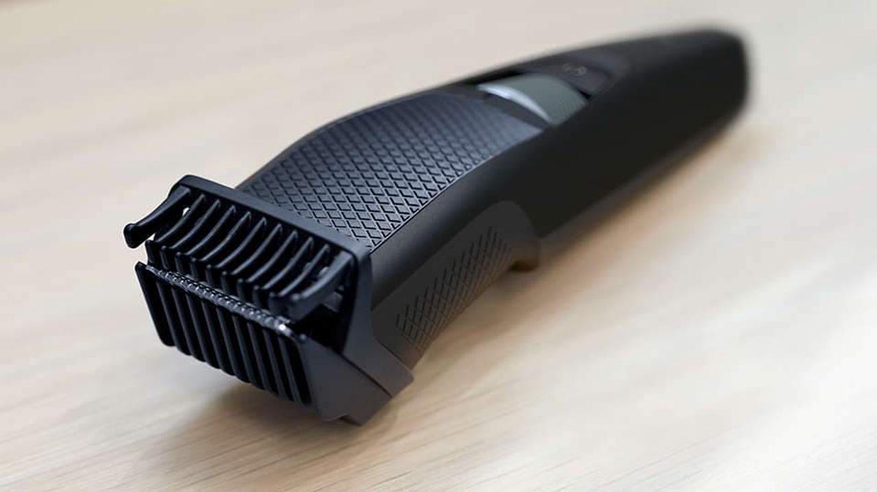 Alt view image 3 of 7 - Philips Norelco Beard & Stubble Trimmer Series 3000, BT320/4, Black