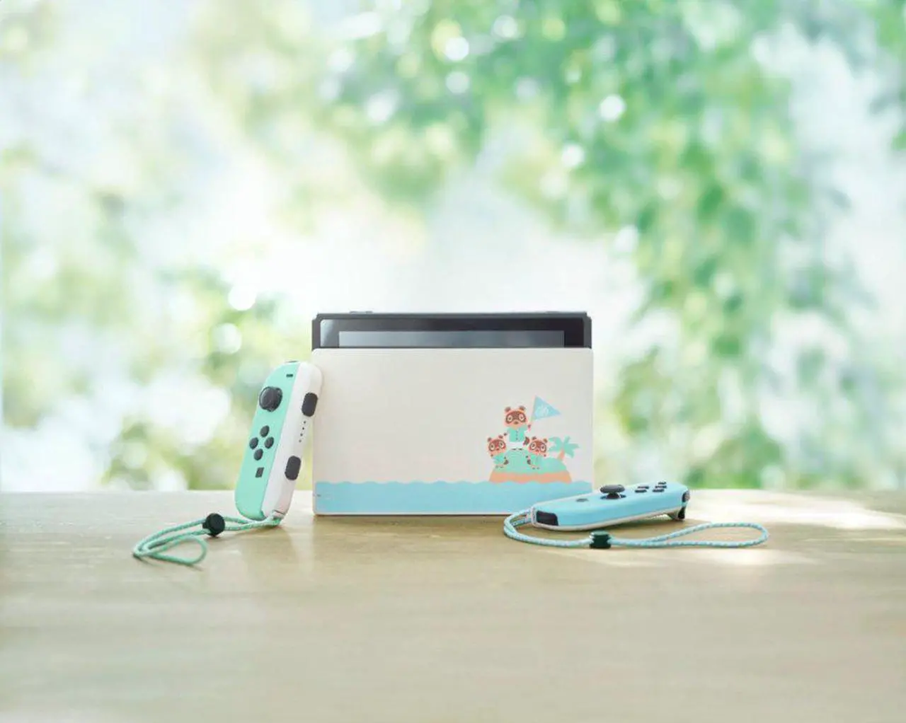 Alt view image 4 of 6 - Nintendo Switch - Animal Crossing:  Horizons Edition | Switch console| Switch dock| Joy-Con (L) and Joy-Con (R)| Joy-Con wrist straps | Special Edition