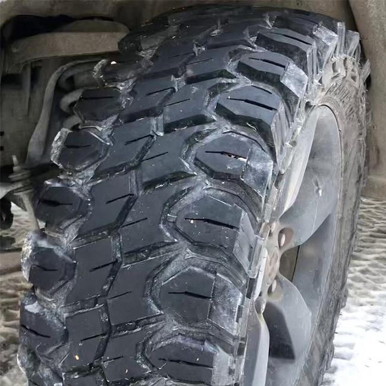 Alt view image 4 of 7 - 305/55R20 125/122Q F (12 Ply) - Gladiator X-Comp M/T Mud Tire