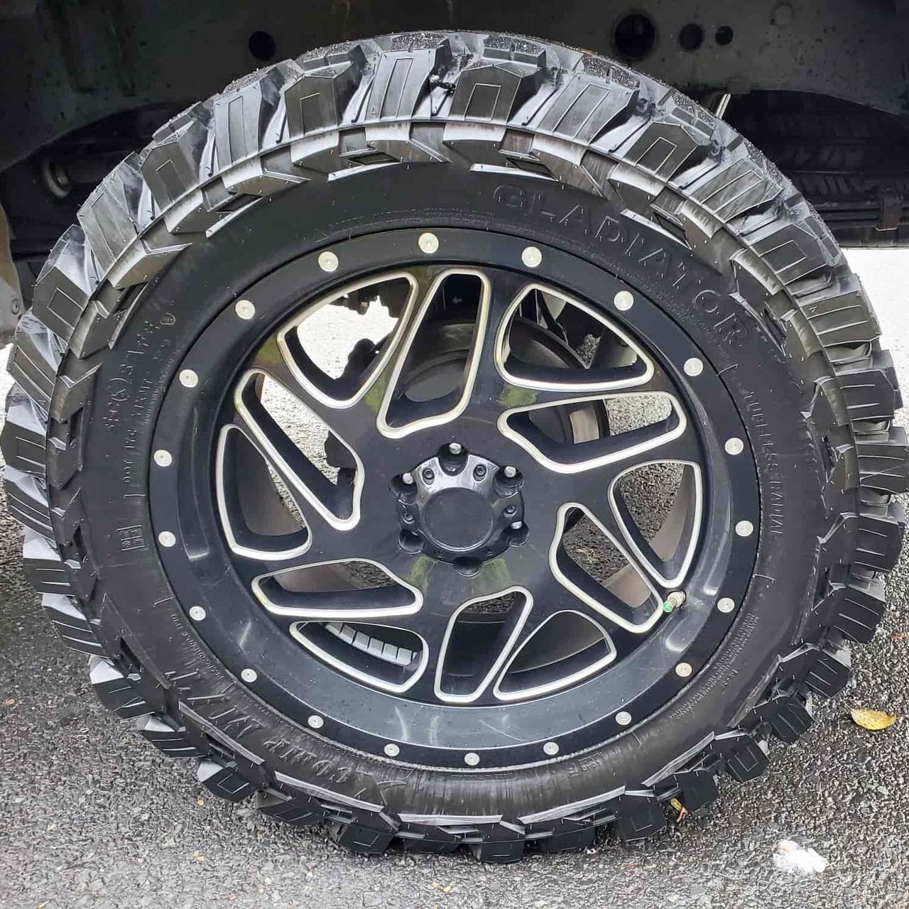 Alt view image 5 of 7 - 305/55R20 125/122Q F (12 Ply) - Gladiator X-Comp M/T Mud Tire