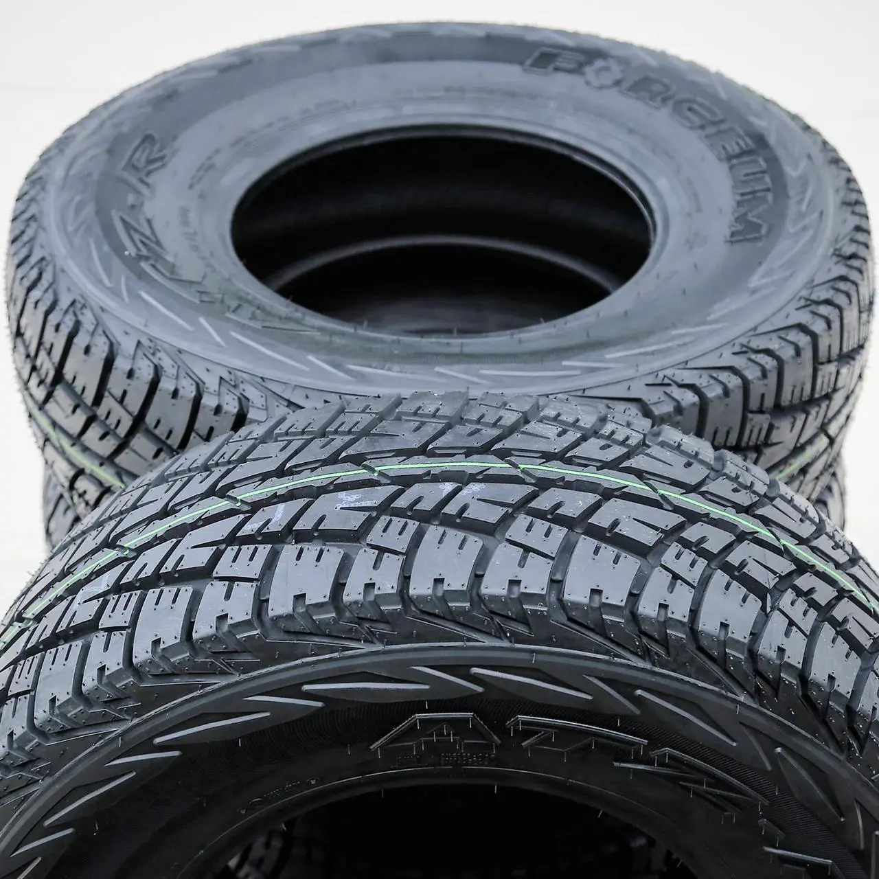 Alt view image 5 of 8 - LANDSPIDER CITYTRAXX H/P 215/50R17 95W BSW ALL SEASON TIRE
