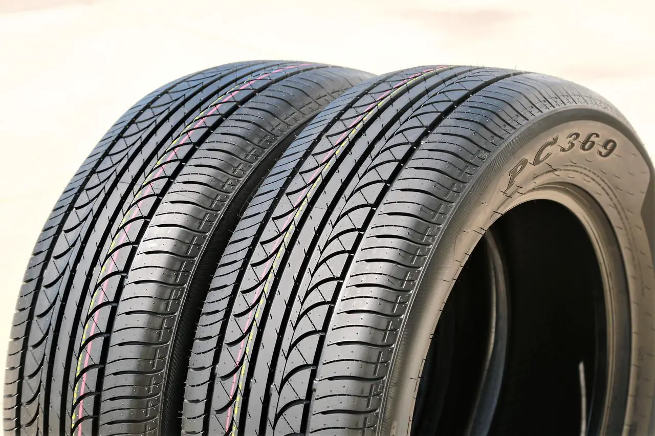 Alt view image 6 of 7 - 225/60R18 100H - Fullway PC369 Performance All Season Tire
