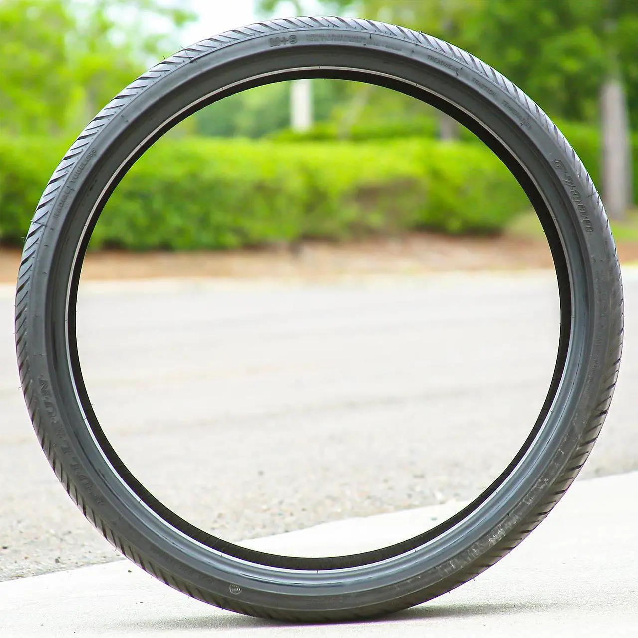 Alt view image 3 of 7 - 215/35R18 ZR 84W XL - Fullrun F7000 High Performance All Season Tire