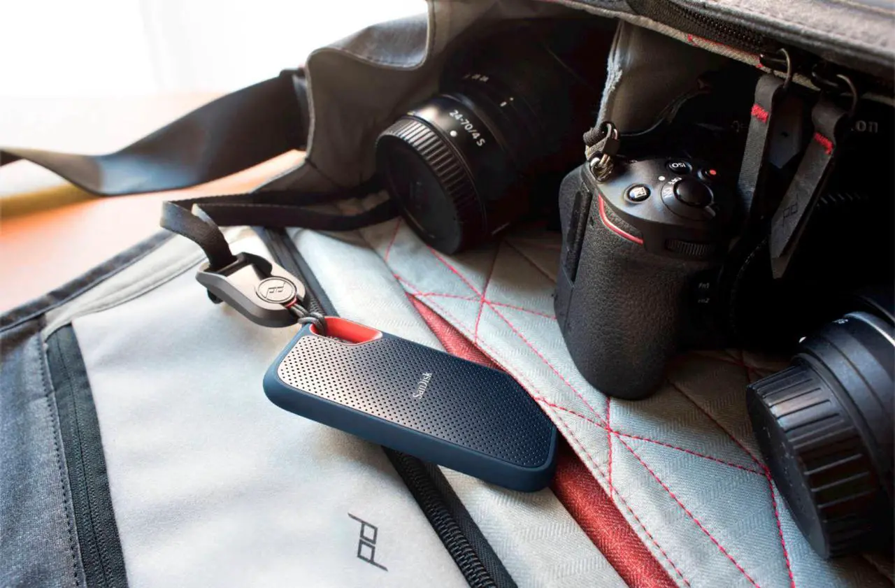 Alt view image 5 of 6 - SanDisk - Extreme Portable 4TB External USB-C NVMe Solid State Drive