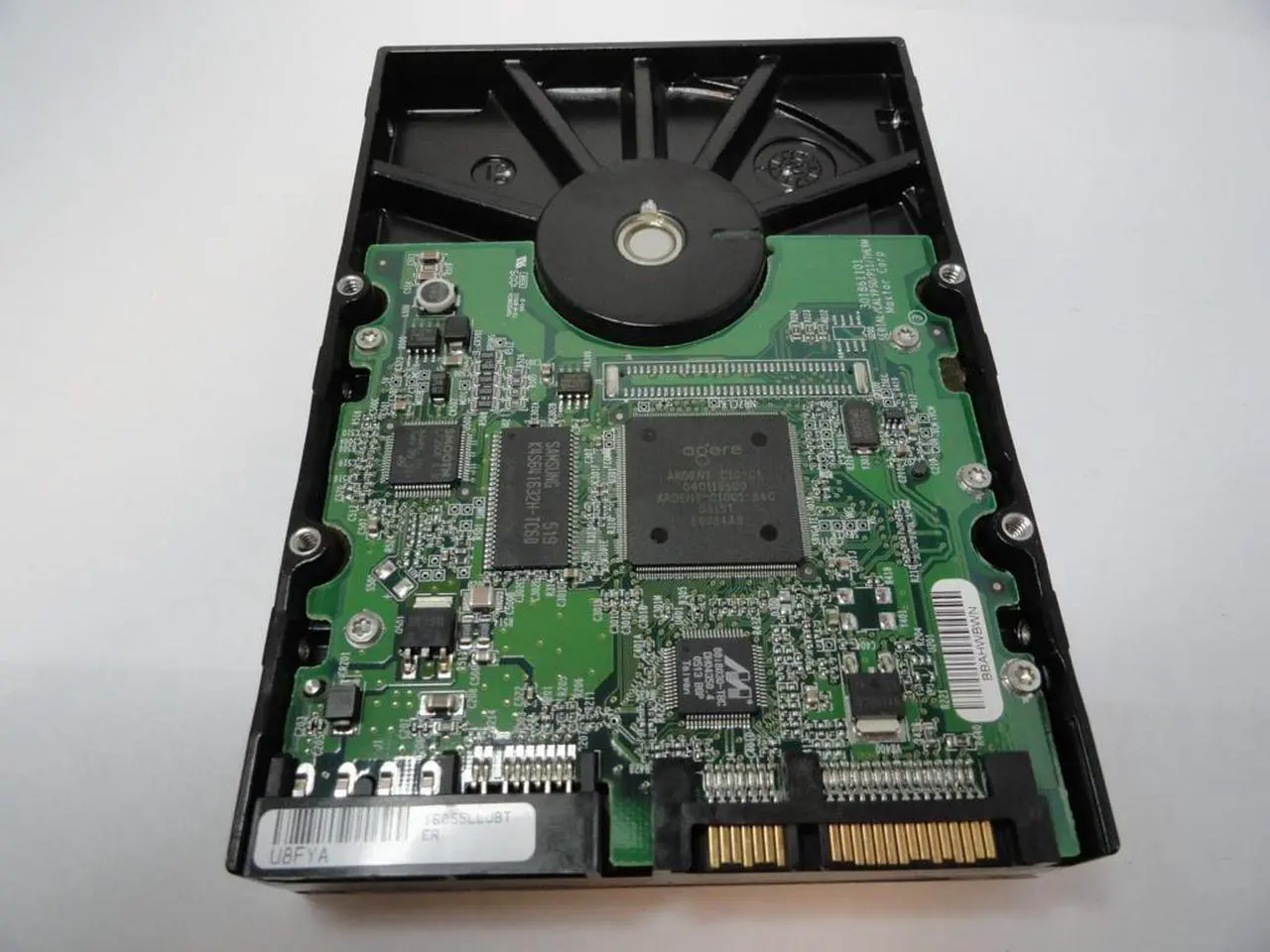 Alt view image 2 of 5 - Maxtor 6Y160M0 DiamondMax Plus 9 160 GB Hard Drive - 3.5" Internal - SATA (SATA/150)