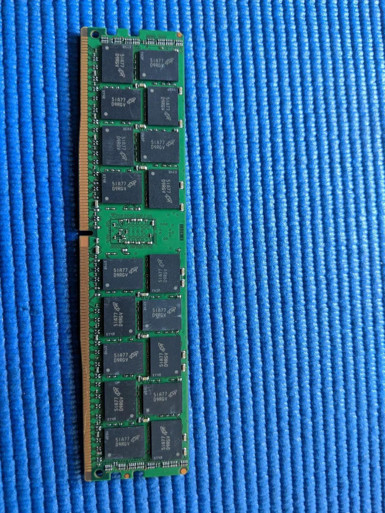 Alt view image 2 of 3 - 16GB Samsung PC4-2133P DDR4 RA0-10-MB1 (M393A2G40DB0-CPB) ECC Server Ram