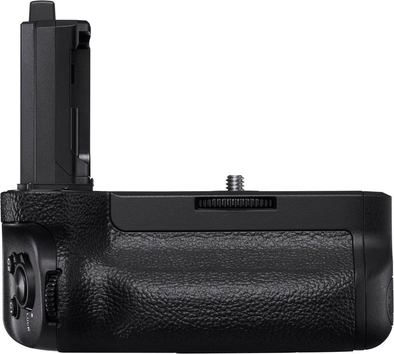 Alt view image 8 of 17 - vertical grip for sony alpha 7r iv  vgc4em