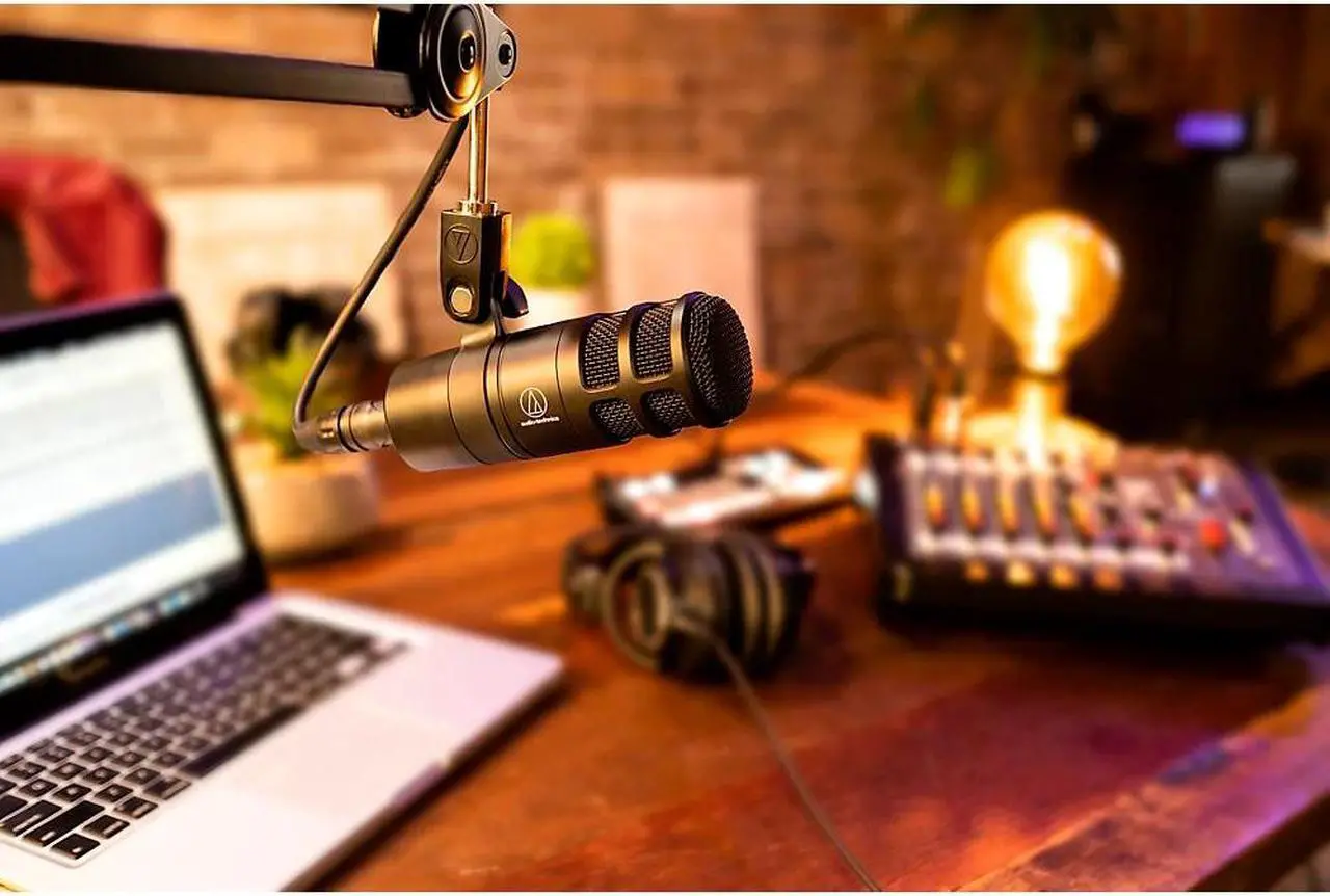 Alt view image 18 of 20 - Audio-Technica AT2040 Hypercardioid Front-Address Dynamic Podcast Microphone