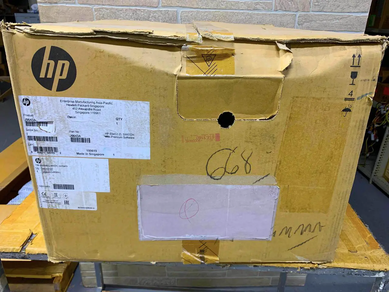 Main image of HP Switch Chassis 5412 zl Switch with Premium Software (J9643A)