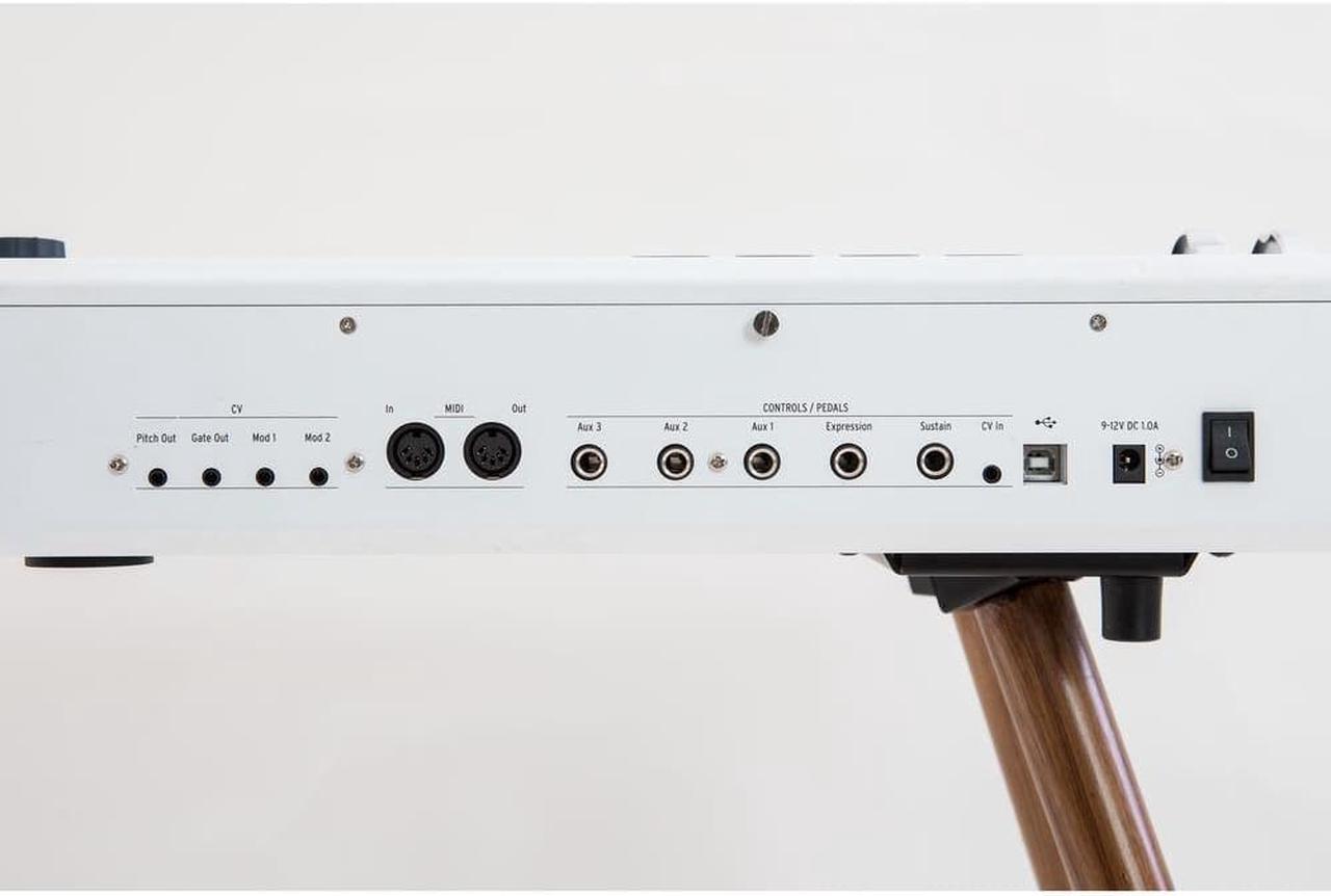 Alt view image 3 of 12 - Arturia KeyLab 88 MkII Hammer-Action MIDI Controller and Software (White)