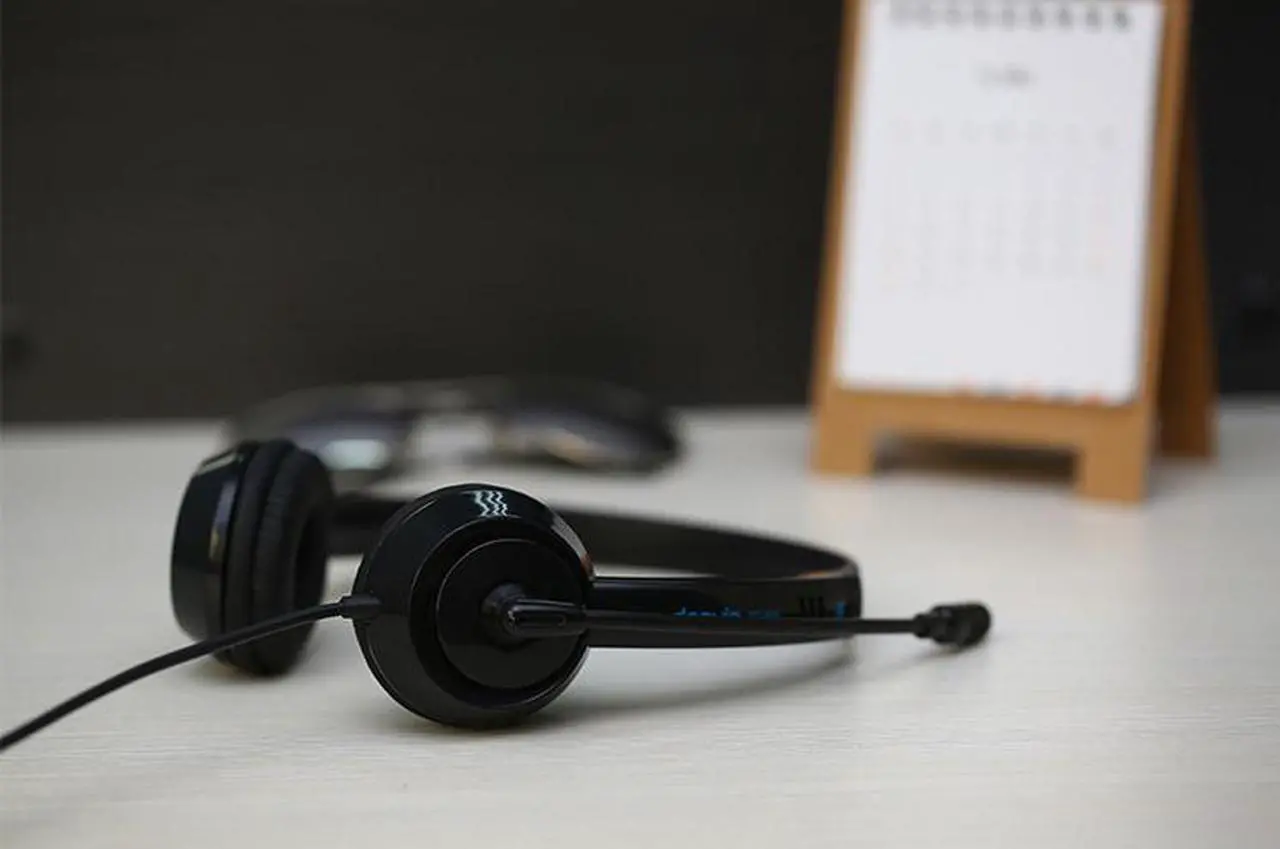 Alt view image 3 of 7 - USB Headset with Noise Cancelling Microphone and Volume Control for Call Center PC Chat Skype Dragon Nuance Voice Recognition Speech Dictation