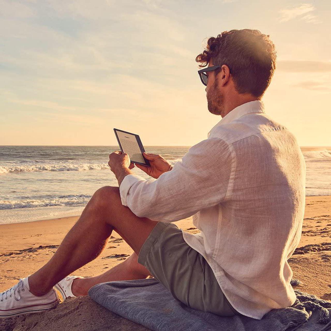 Alt view image 7 of 7 - Amazon - Kindle Oasis E-Reader (2019) - 7" - 32GB - Champagne Gold