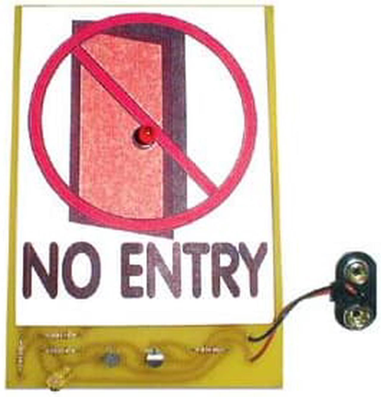 C6767 - NO ENTRY SIGN - FLASHING LIGHTS