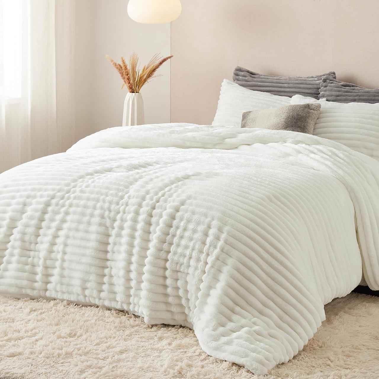 Alt view image 2 of 7 - Fluffy Comforter Set Queen - Super Soft Faux Fur Comforter Queen Size White ?Winter Warm Fleece Bedding Set Plush Fuzzy Bed Set 3 Pieces 1 Shaggy Comforter with 2 Pillowcases