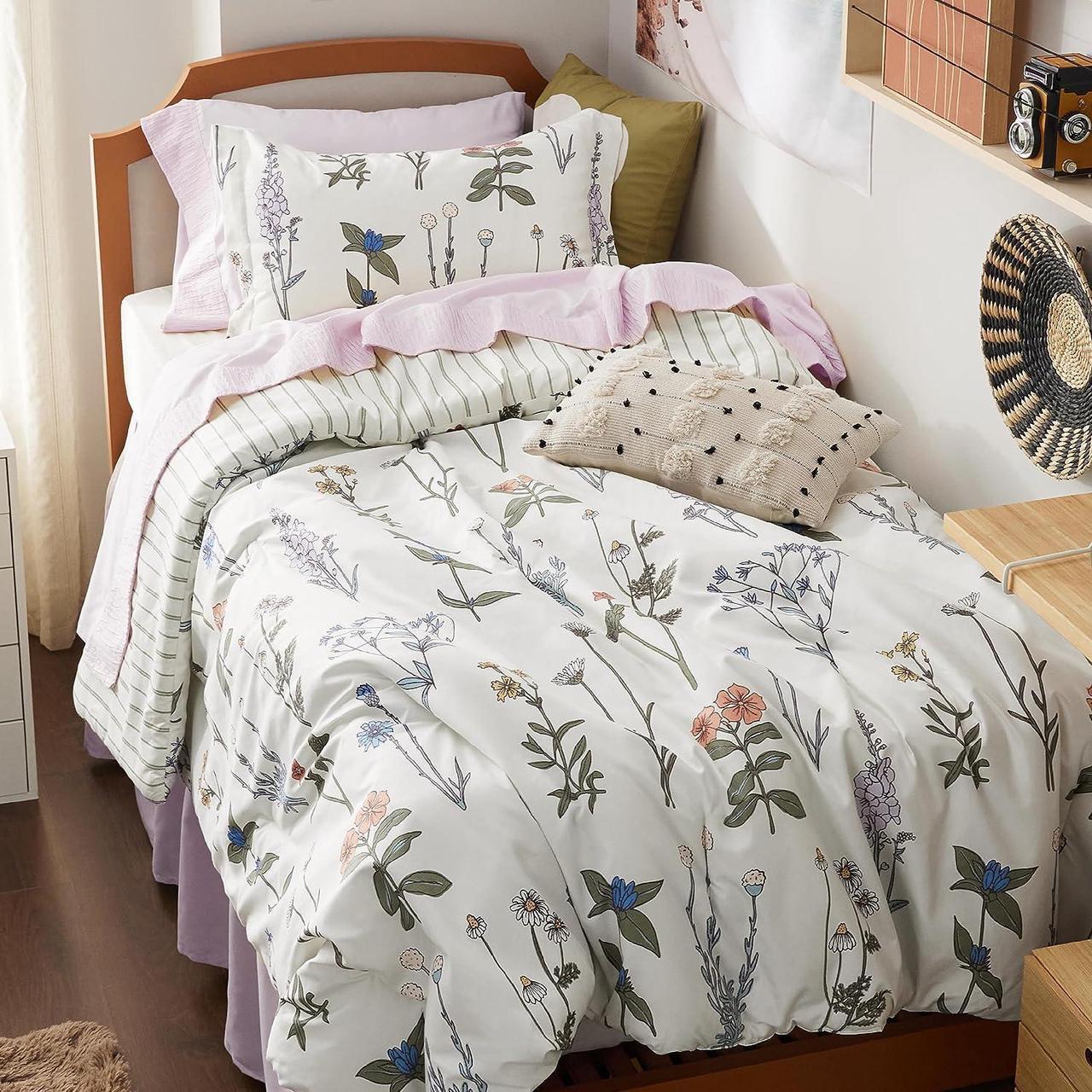 Main image of Twin/Twin XL Comforter Set Dorm Bedding - White Floral Bedding Comforter Set Twin Extra Long Comforter Set for College 2 Pieces Reversible Bed Set Includes 1 Comforter & 1 Pillow Sham