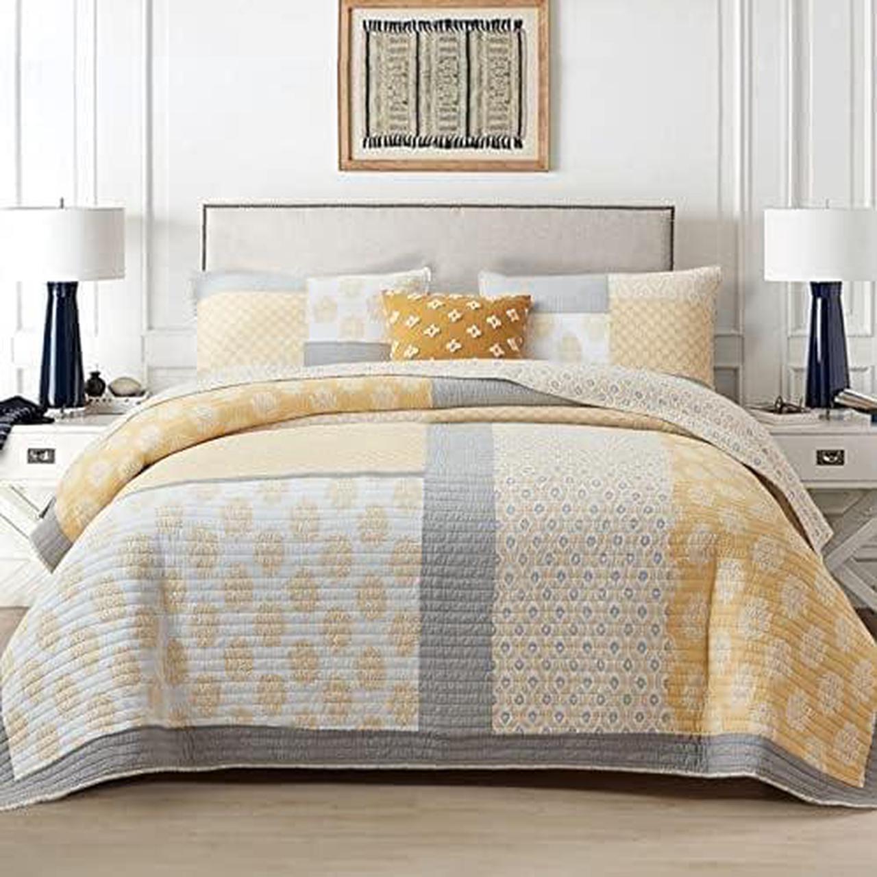 Main image of Quilts Queen Size 100% Cotton Lightweight Queen Quilt Set Real-Patchwork Farmhouse Floral Quilted Bedspread Yellow Grey White Reversible Soft Queen Quilt Bedding Set All Season 3 Pieces