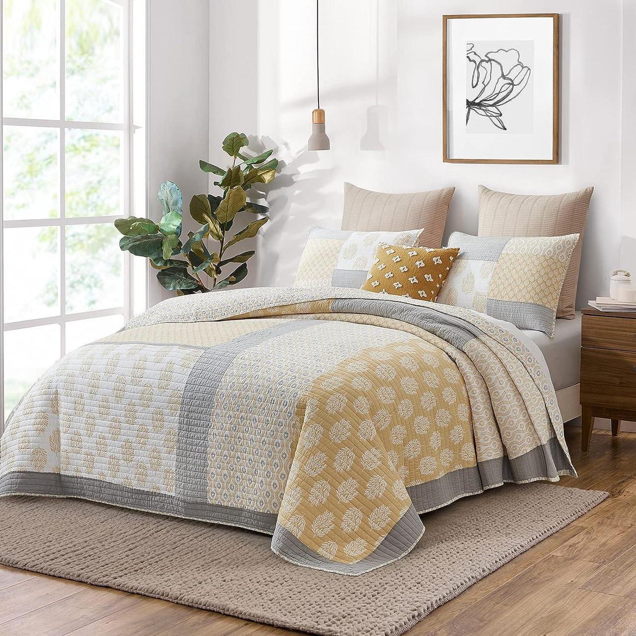 Alt view image 2 of 7 - Quilts Queen Size 100% Cotton Lightweight Queen Quilt Set Real-Patchwork Farmhouse Floral Quilted Bedspread Yellow Grey White Reversible Soft Queen Quilt Bedding Set All Season 3 Pieces