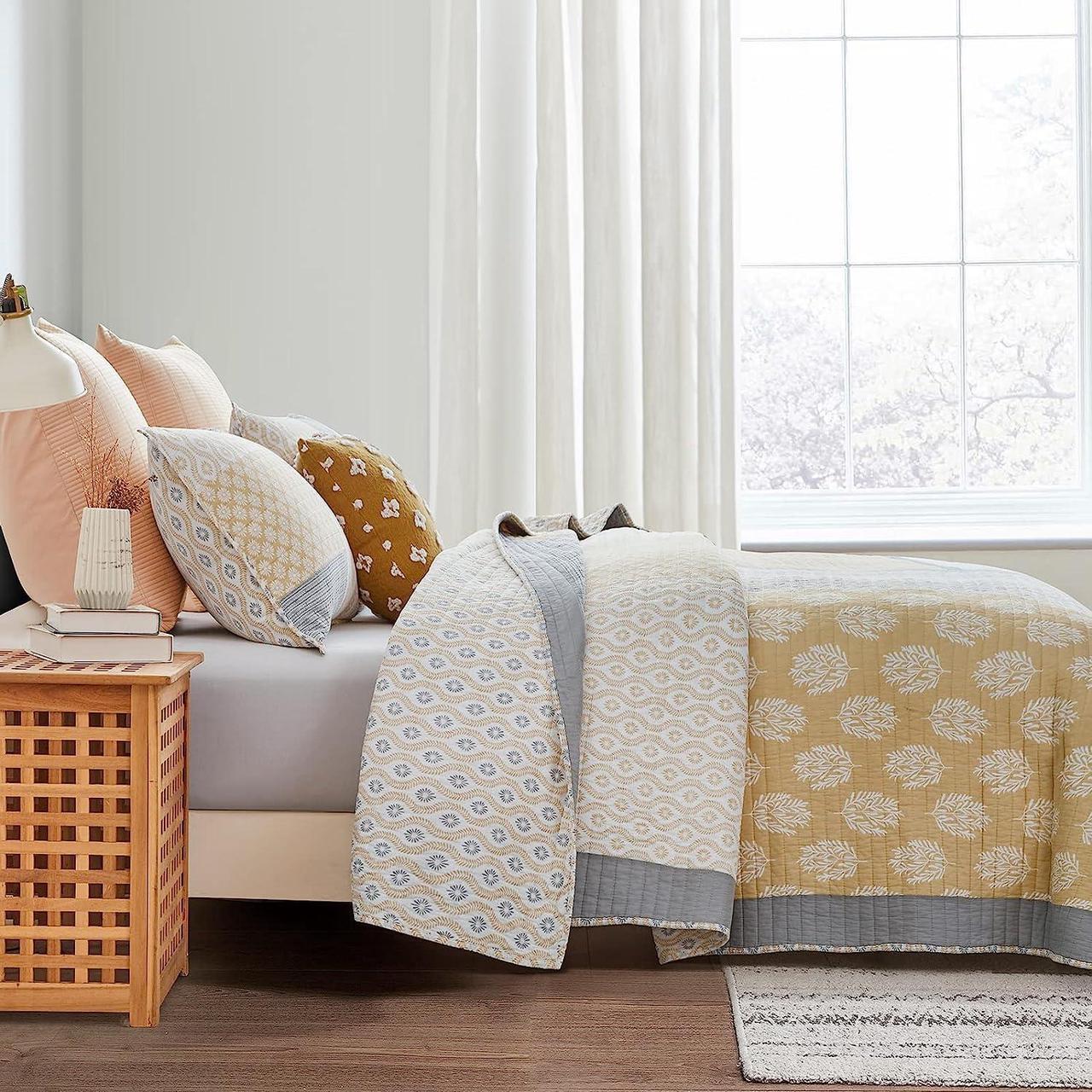 Alt view image 3 of 7 - Quilts Queen Size 100% Cotton Lightweight Queen Quilt Set Real-Patchwork Farmhouse Floral Quilted Bedspread Yellow Grey White Reversible Soft Queen Quilt Bedding Set All Season 3 Pieces