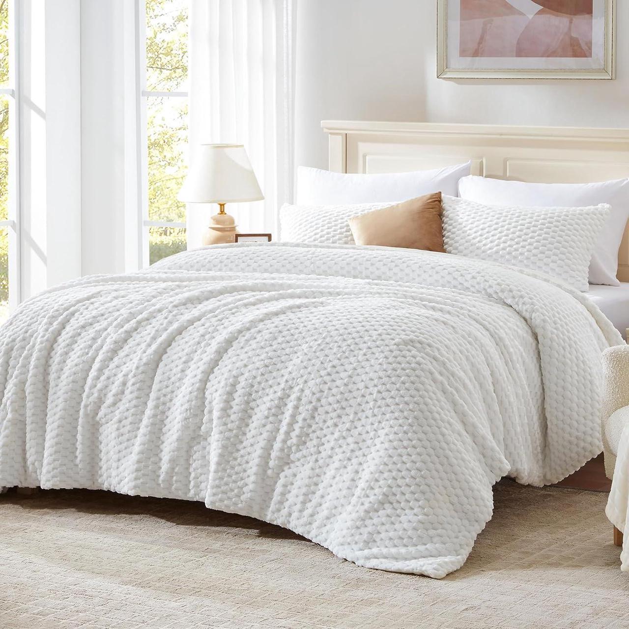 Alt view image 2 of 7 - Fluffy Queen Comforter Set - White Fleece Soft Comforter for Queen Size Bed Luxury Warm Bedding Set for Winter Fuzzy Bed Set 3 Pieces (1 Comforter 2 Pillowcases)