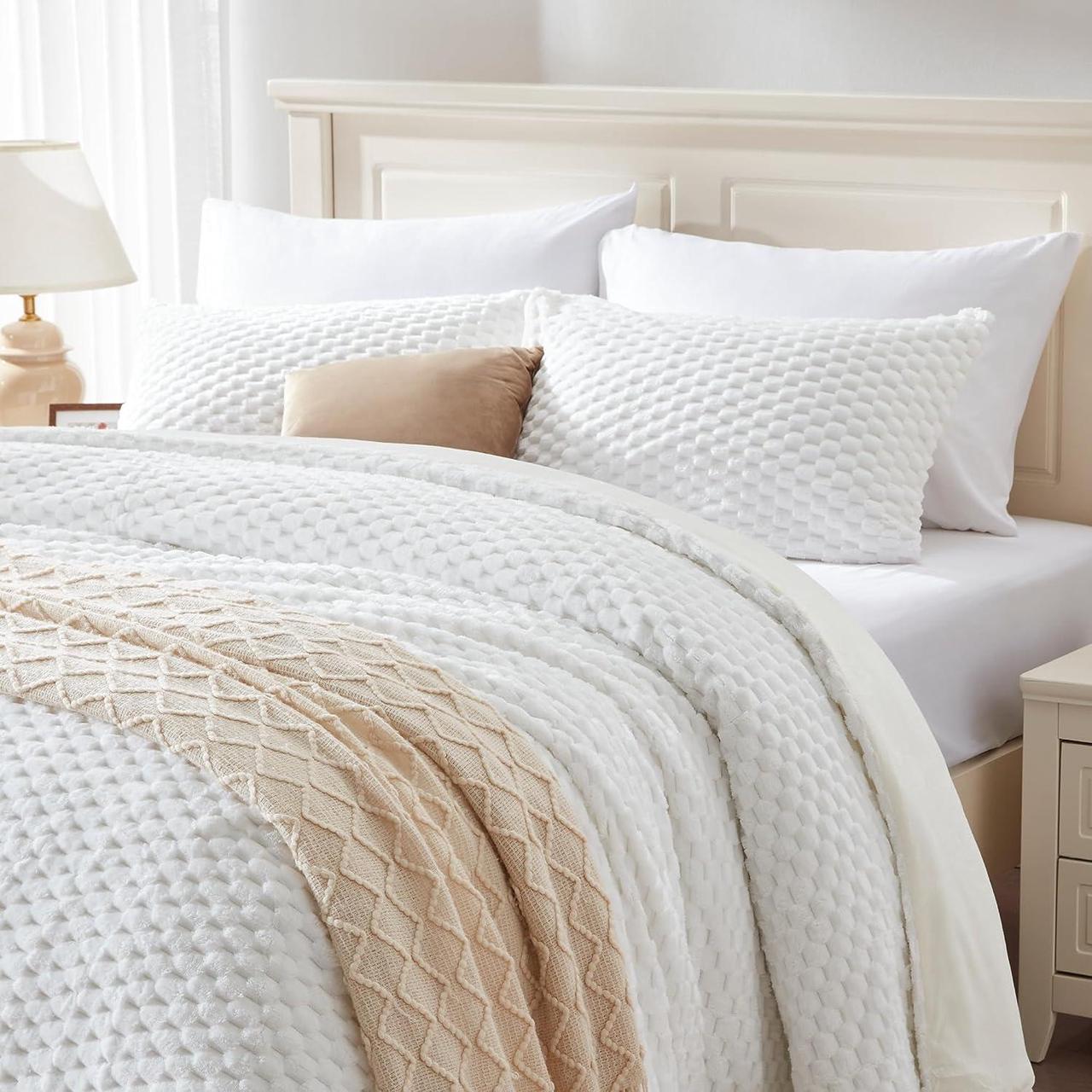 Alt view image 3 of 7 - Fluffy Queen Comforter Set - White Fleece Soft Comforter for Queen Size Bed Luxury Warm Bedding Set for Winter Fuzzy Bed Set 3 Pieces (1 Comforter 2 Pillowcases)