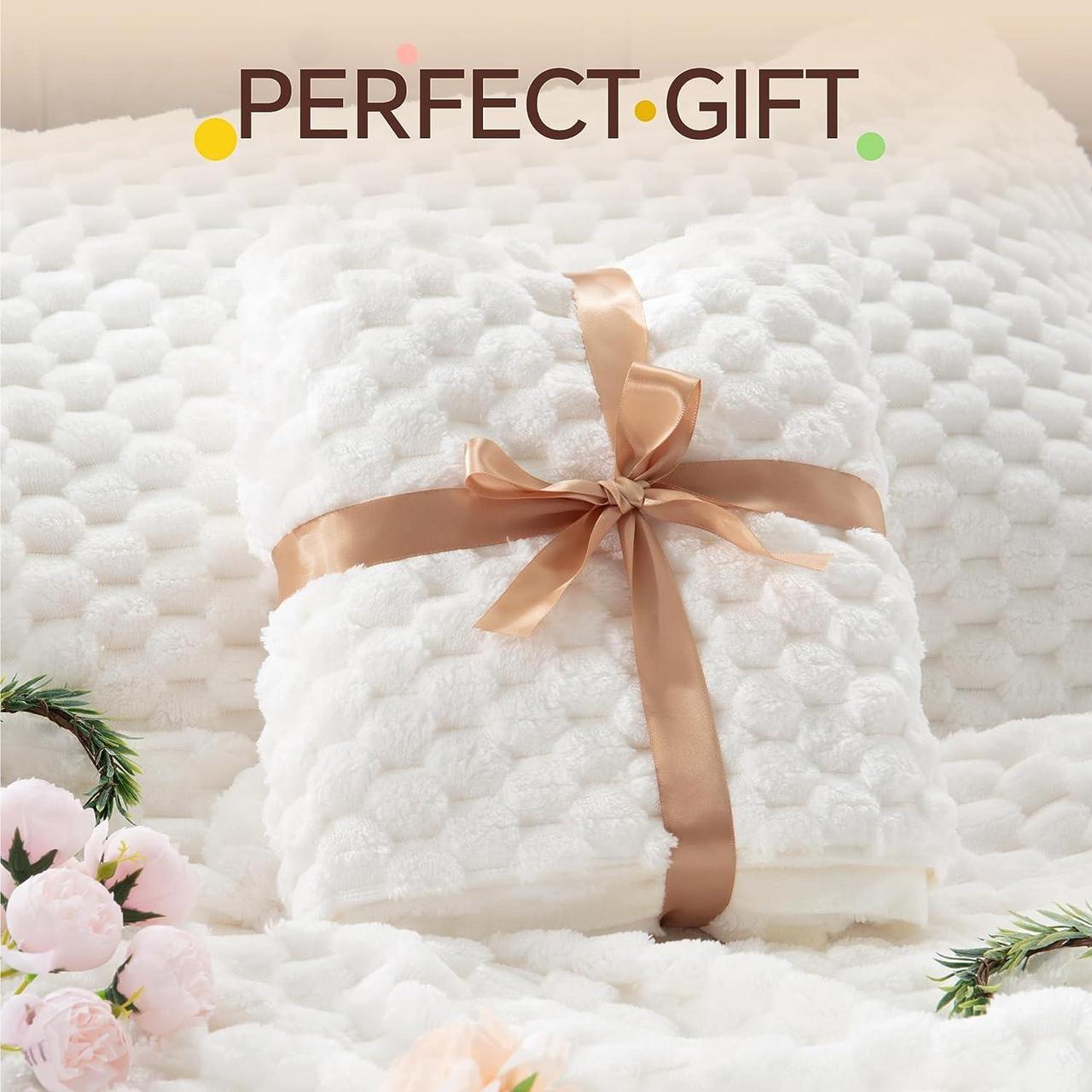 Alt view image 7 of 7 - Fluffy Queen Comforter Set - White Fleece Soft Comforter for Queen Size Bed Luxury Warm Bedding Set for Winter Fuzzy Bed Set 3 Pieces (1 Comforter 2 Pillowcases)