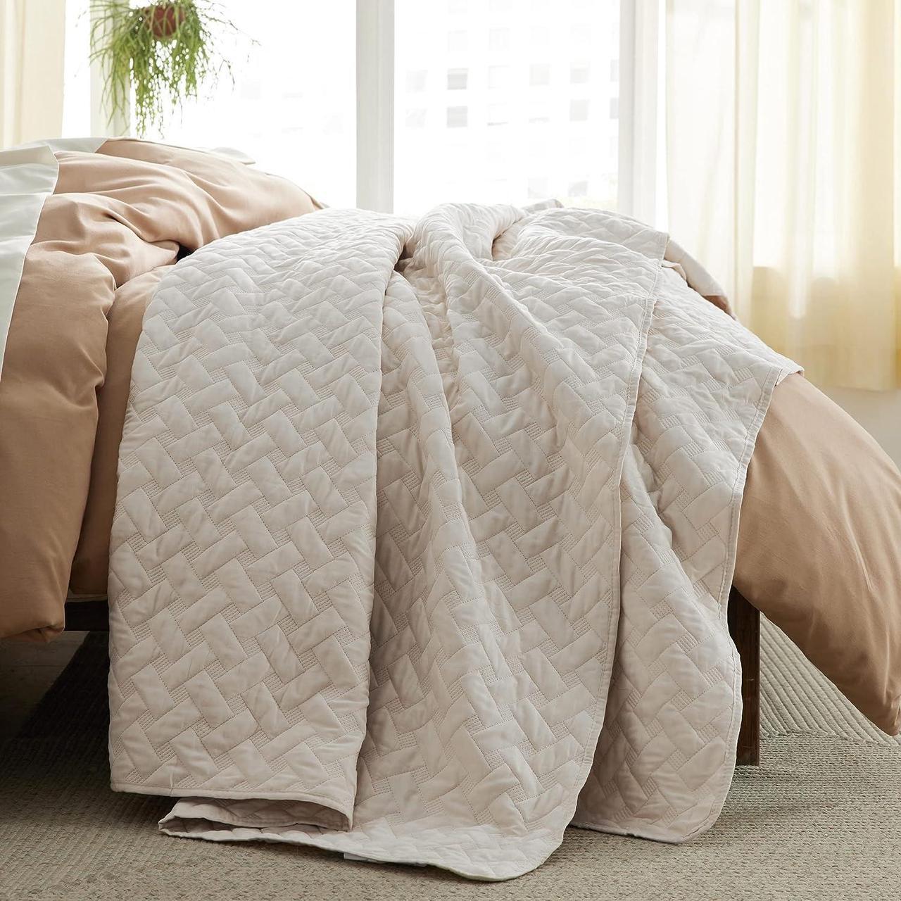 Alt view image 2 of 7 - King Size Quilt Set - Lightweight Summer Quilt King - Beige Bedspreads King Size - Bedding Coverlets for All Seasons (Includes 1 Quilt 2 Pillow Shams)