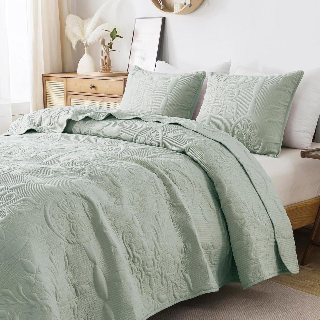 Alt view image 4 of 7 - Damask Quilt Queen Size Bedding Sets with Pillow Shams Boho Lightweight Soft Bedspread Coverlet Sage Green Quilted Blanket Thin Comforter Bed Cover for All Season 3 Pieces 90x90 inches