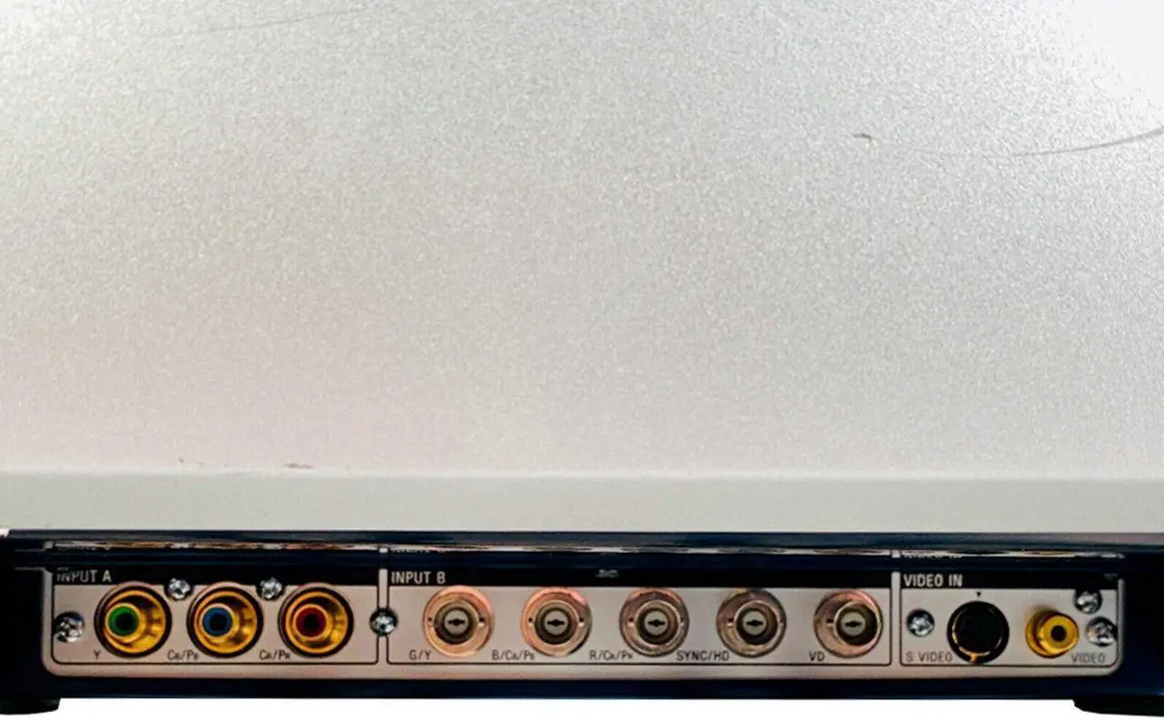 Alt view image 3 of 7 - Sony QUALIA 004 SXRD Projector Q004-R1 1500 ANSI 1080i HDMI w/Accessories