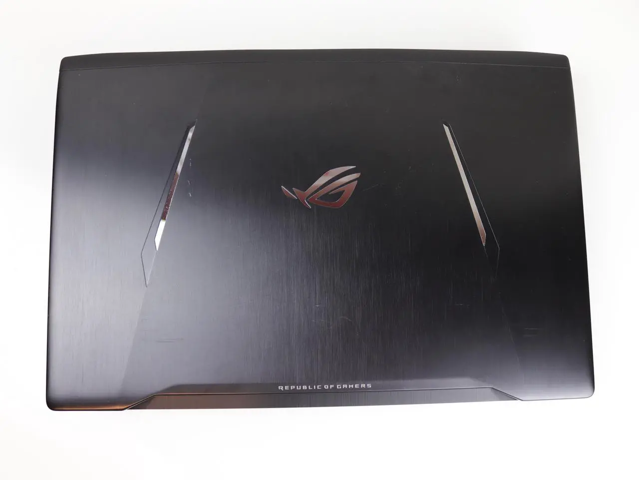Alt view image 6 of 7 - ASUS Strix ROG GL702VI-WB74 Premium 17.3" Gaming VR ready Laptop (Intel i7 7700HQ, 32GB RAM, 512GB SSD + 1TB HDD, 17.3" FHD Display 1920x1080 G-Sync, Nvidia GeForce GTX 1080 8GB, Win 11)