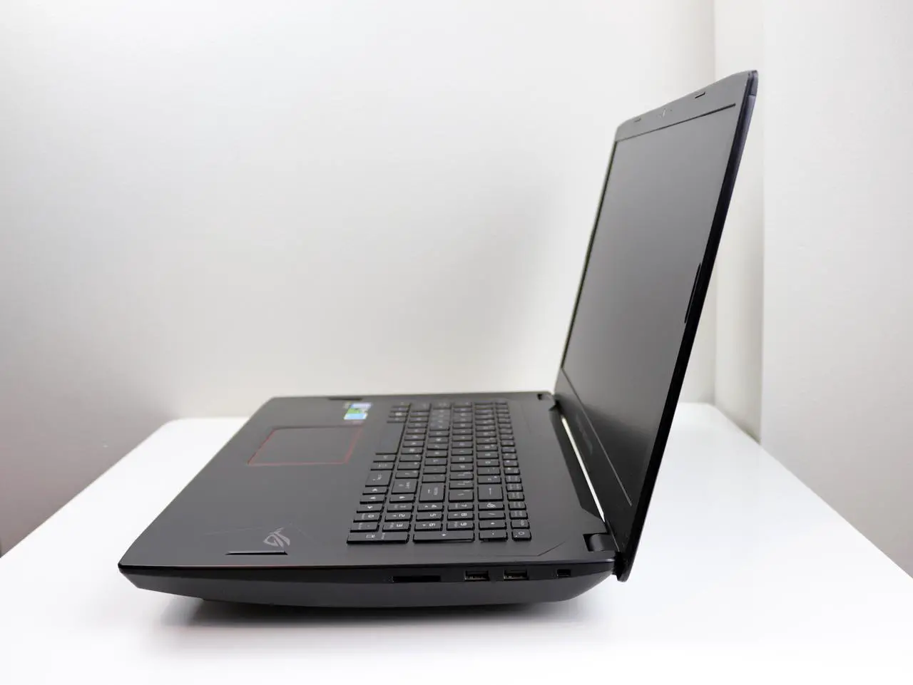 Alt view image 3 of 7 - ASUS Strix ROG GL702VI-WB74 Premium 17.3" Gaming VR ready Laptop (Intel i7 7700HQ, 32GB RAM, 512GB SSD + 1TB HDD, 17.3" FHD Display 1920x1080 G-Sync, Nvidia GeForce GTX 1080 8GB, Win 11)