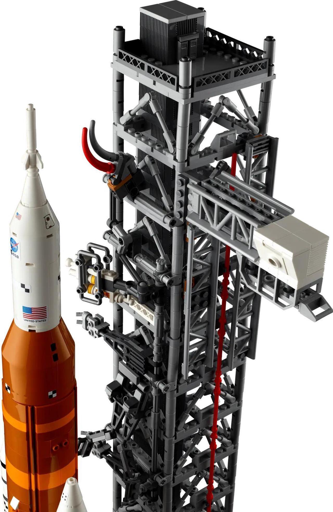 Alt view image 4 of 5 - international version Icons Series 10341 NASA Artemis Space Launch System Number of parts 3601 Suitable for age 18+ toy building blocks