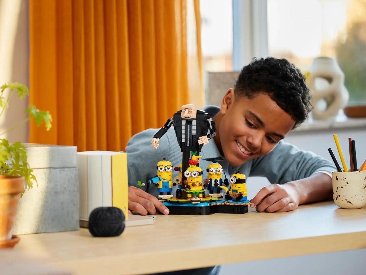 Alt view image 5 of 5 - international version Despicable Me and Minion toys Series 75582 Brick-Built Gru and Minions Number of parts 839 Suitable for age 9+ toy building blocks