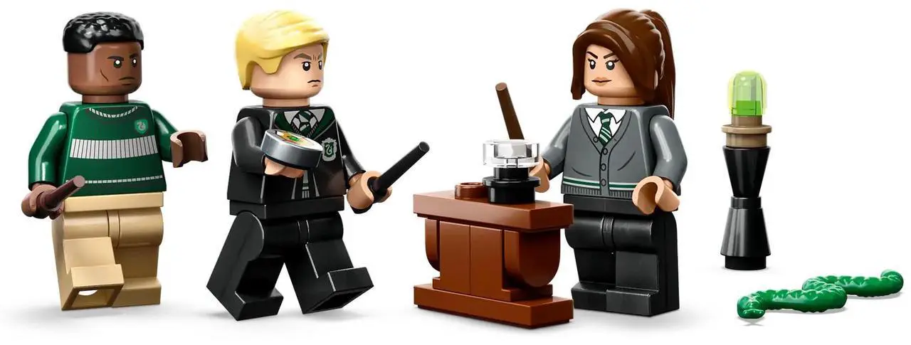 Alt view image 4 of 5 - international version Harry Potter Series 76410 Slytherin House Banner Number of parts 349 Suitable for age 9+ toy building blocks