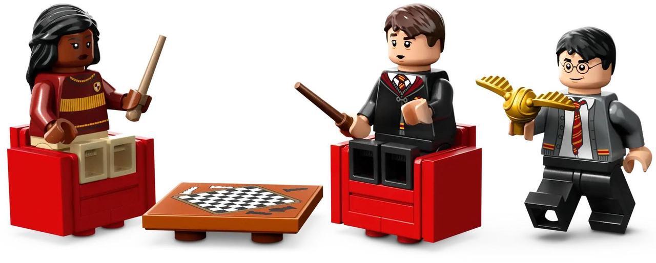 Alt view image 4 of 5 - international version Harry Potter Series 76409 Gryffindor House Banner Number of parts 285 Suitable for age 9+ toy building blocks