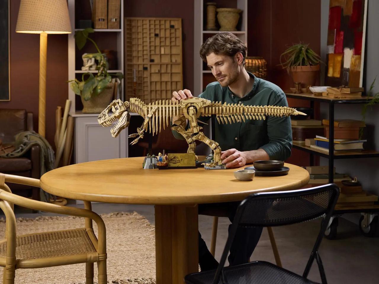 Alt view image 3 of 5 - international version jurassic world Series 76968 Dinosaur Fossils: Tyrannosaurus rex Number of parts 3145 Suitable for age 18+ toy building blocks