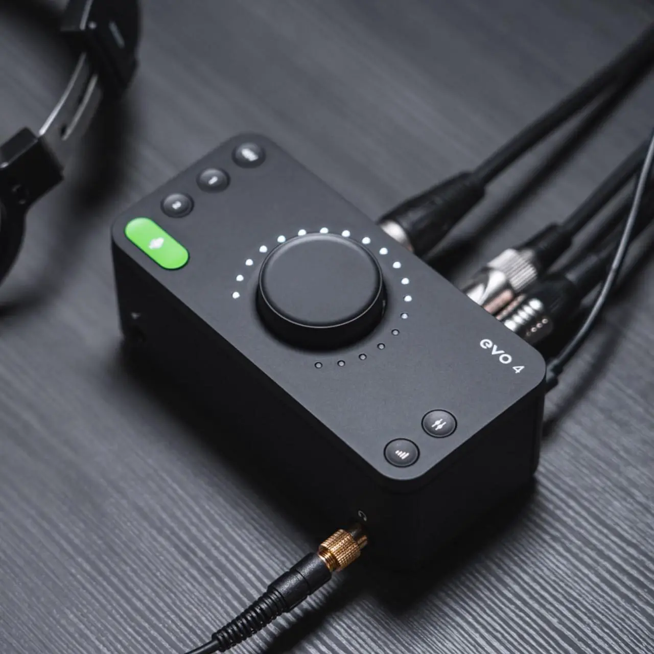 Alt view image 7 of 7 - Audient EVO 4 USB Audio Interface