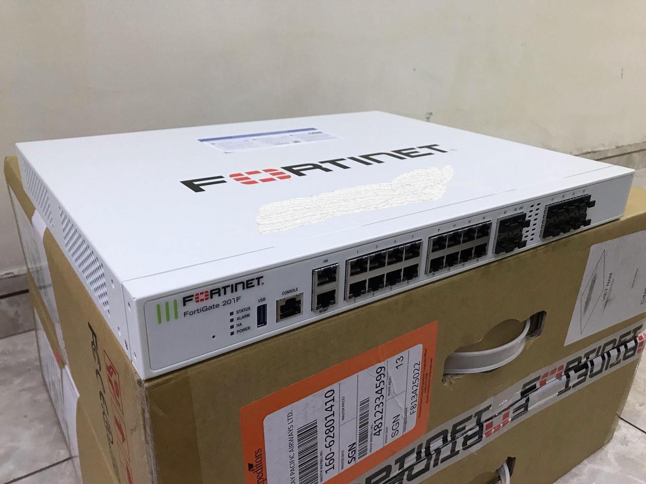 Fortinet FortiGate 201F - security appliance - with 1 year 24x7 FortiCare Support + 1 year FortiGuard Unified Threat (FG-201F-BDL-950-12)