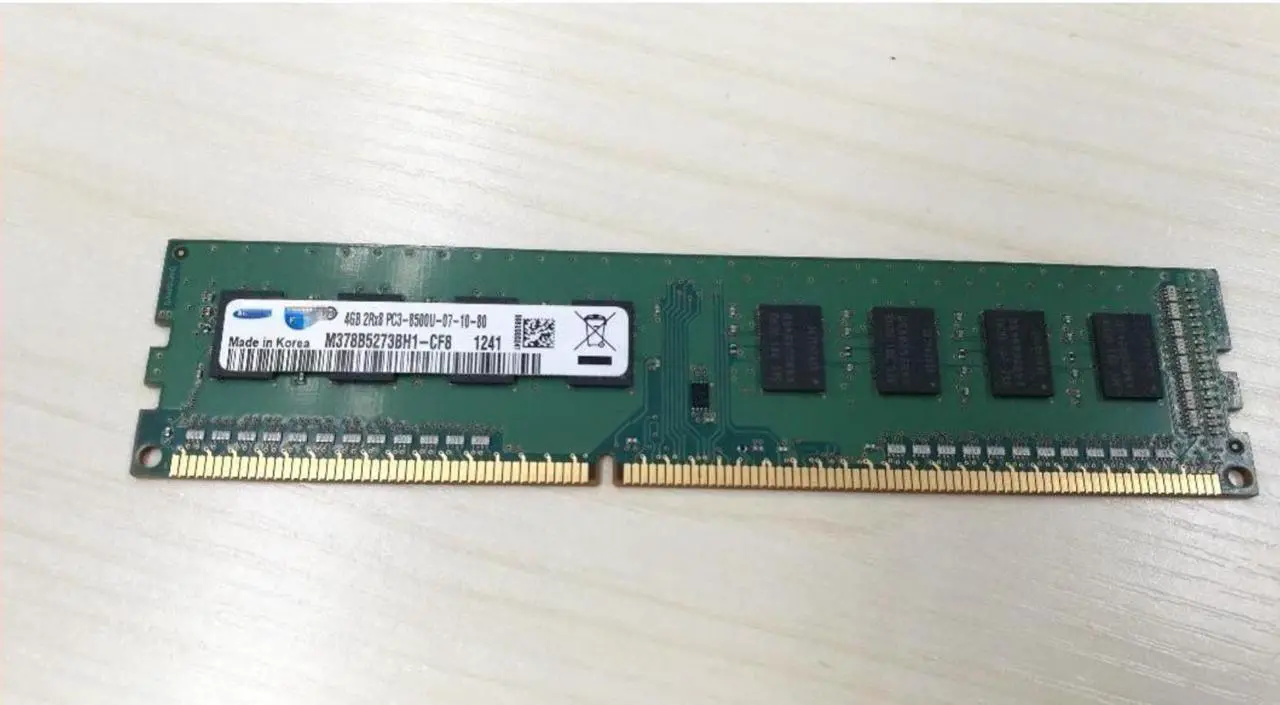 Main image of RAM for Samsung 4G 2RX8 PC3-8500U-07-10 1066 Desktop Memory M378B5273BH1-CF8