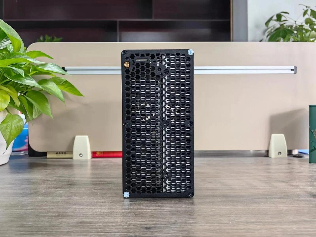 Alt view image 4 of 7 - New Gold-shell AE-BOX Pro 44Mh/s 460W Aleo Coin Miner Home Mining Silent AE BOX Pro ALEO Miner AEBOX PRO ALEO Mining Machine