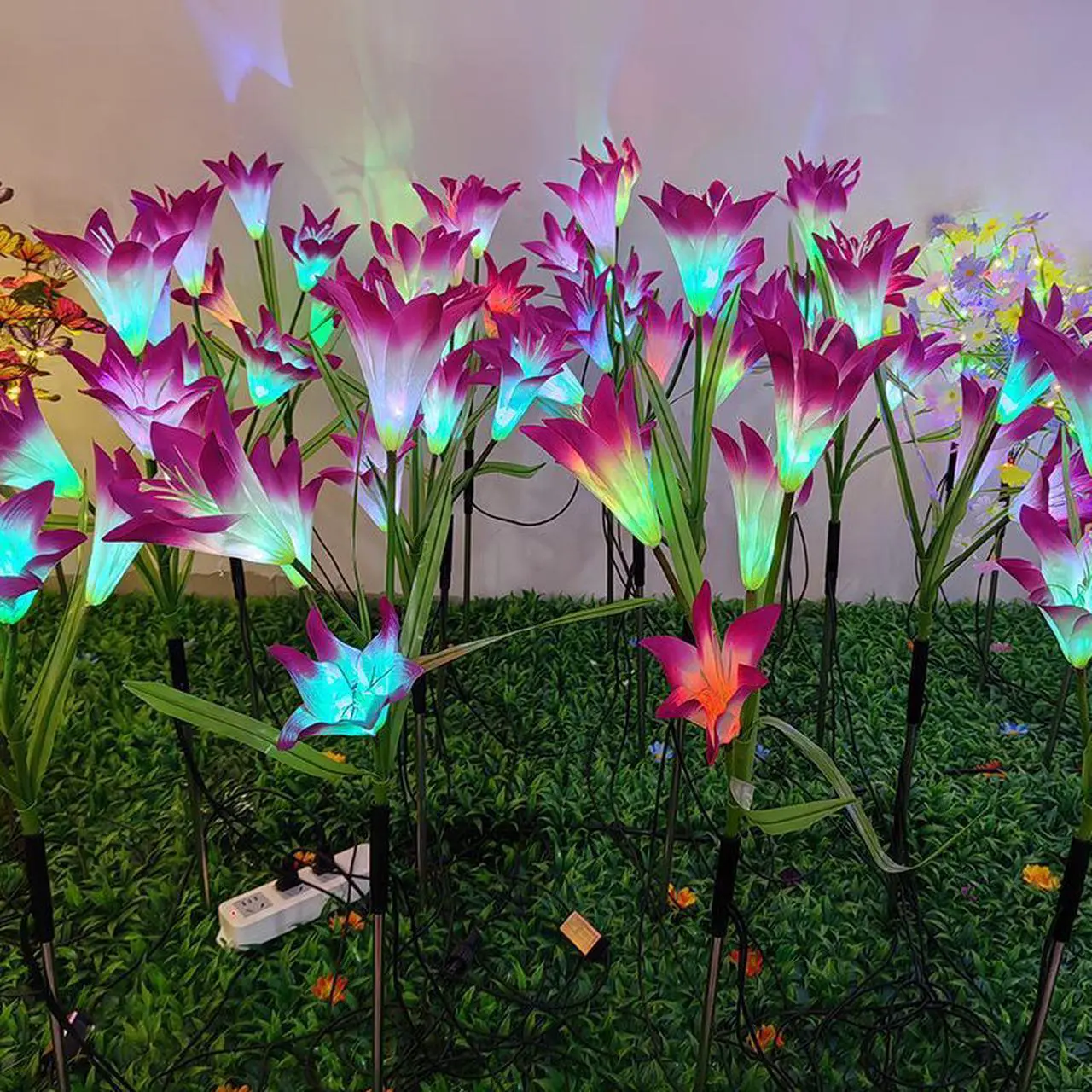 Alt view image 2 of 5 - 1 Pcs 4 LED solar simulation flower sweetheart street lamp lily project lawn garden garden landscape lights wholesale