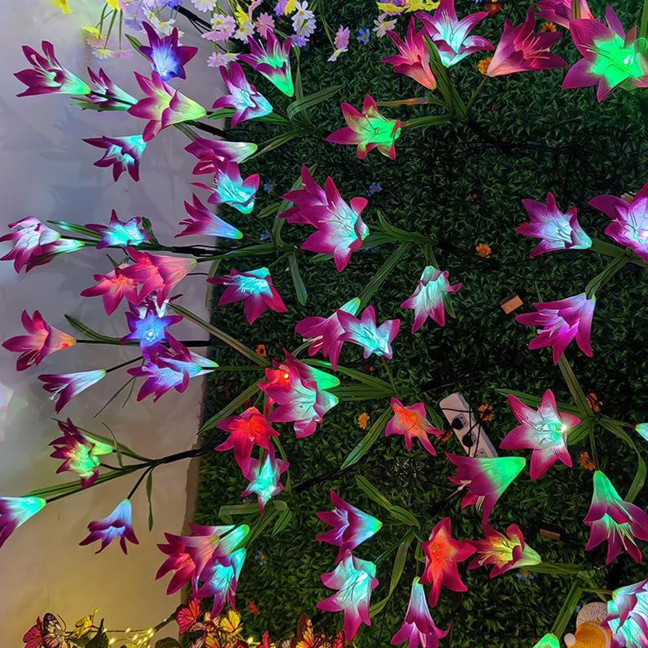 Alt view image 4 of 5 - 1 Pcs 4 LED solar simulation flower sweetheart street lamp lily project lawn garden garden landscape lights wholesale
