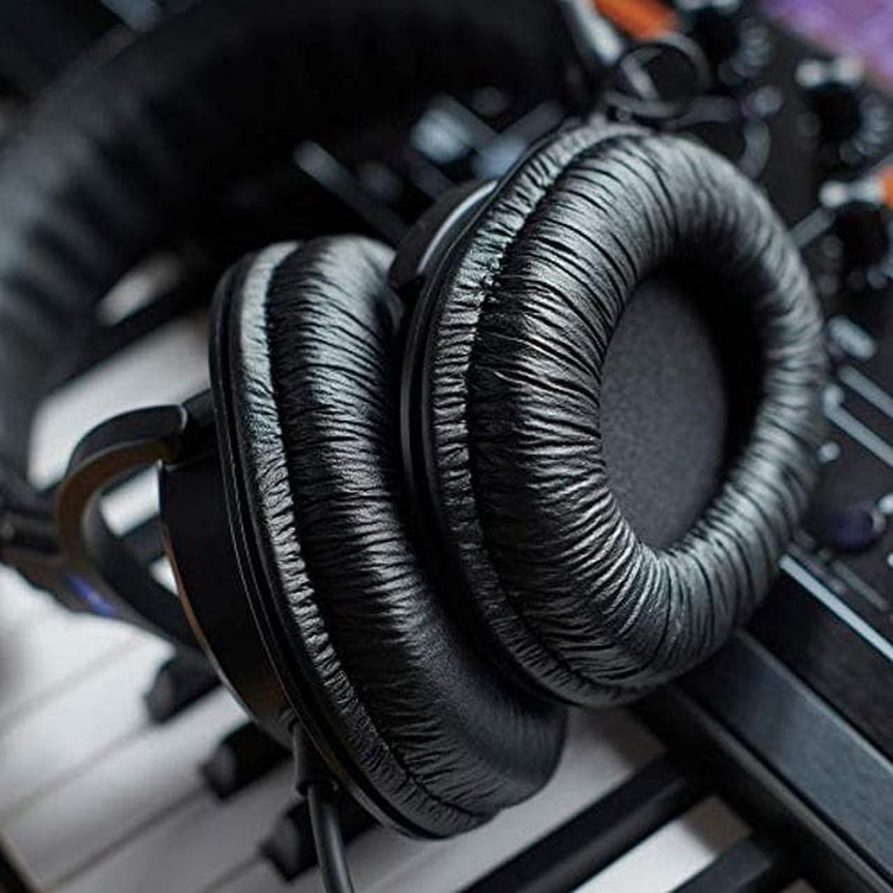 Alt view image 3 of 5 - Roland RH-200 Stereo Monitor Headphones Black Coiled Cable - Clear, Accurate and Comfortable for Studio-Quality Monitoring