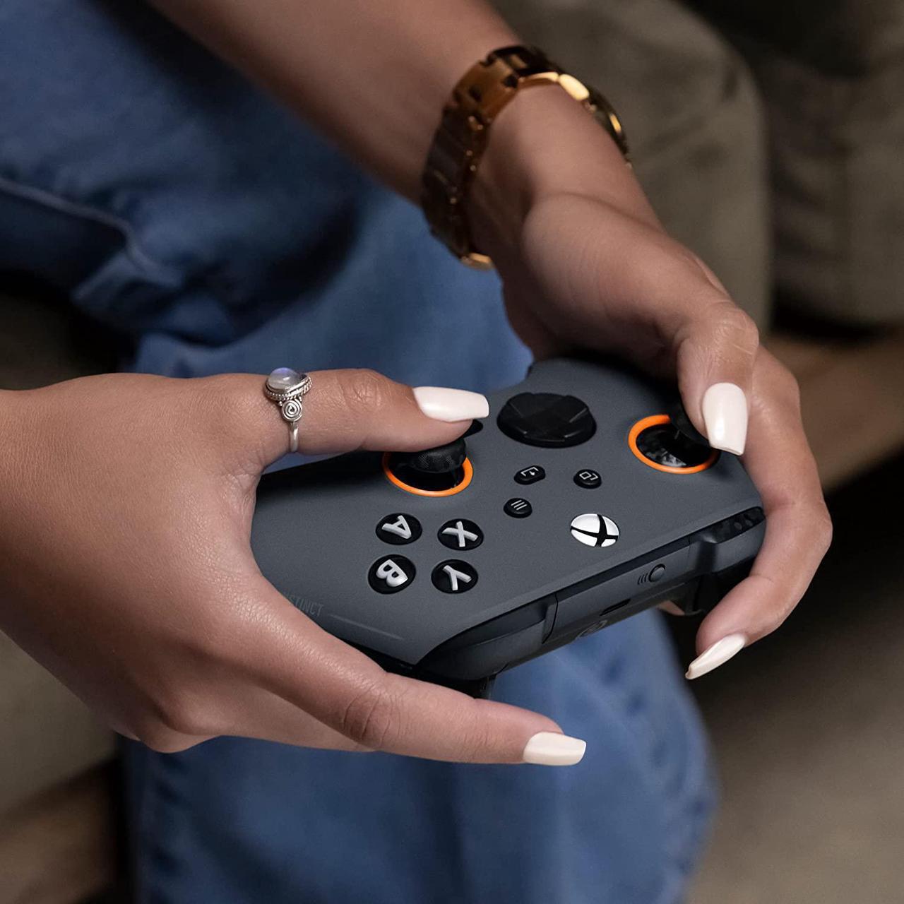 Alt view image 5 of 6 - SCUF Instinct Pro Steel Gray Custom Wireless Performance Controller for Xbox Series X|S, Xbox One, PC, and Mobile - Steel Gray - Xbox Series X