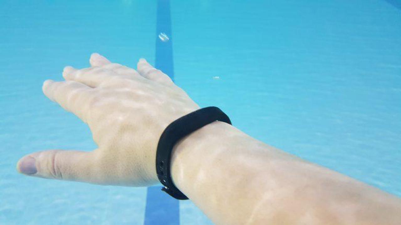 Alt view image 3 of 7 - Fitbit Flex 2 Smart Band - Wrist - Accelerometer - Silent Alarm, Alarm, Text Messaging - Sleep Quality, Calories Burned, Steps Taken, Distance Traveled - Bluetooth - Bluetooth 4.0 - GPS - 120 Hour ...